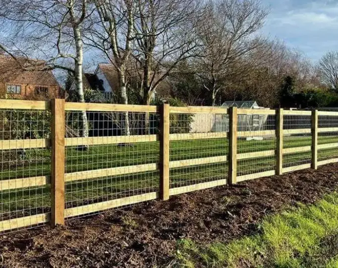 Fire-resistant steel fence installation in Elk Grove, CA built for strength, security, and long-term durability on residential and commercial properties.
